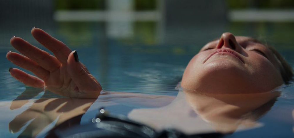 Watsu: Il massaggio in acqua che (in realtà) non è un massaggio.